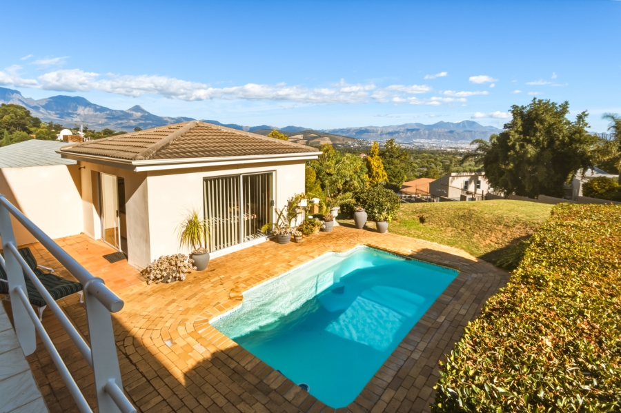 6 Bedroom Property for Sale in La Concorde Western Cape